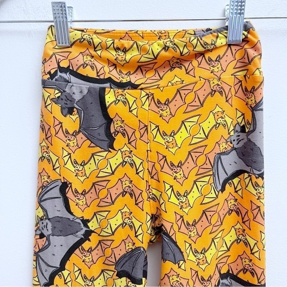 Lularoe Tween Orange Halloween Bat Leggings - Picture 3 of 9